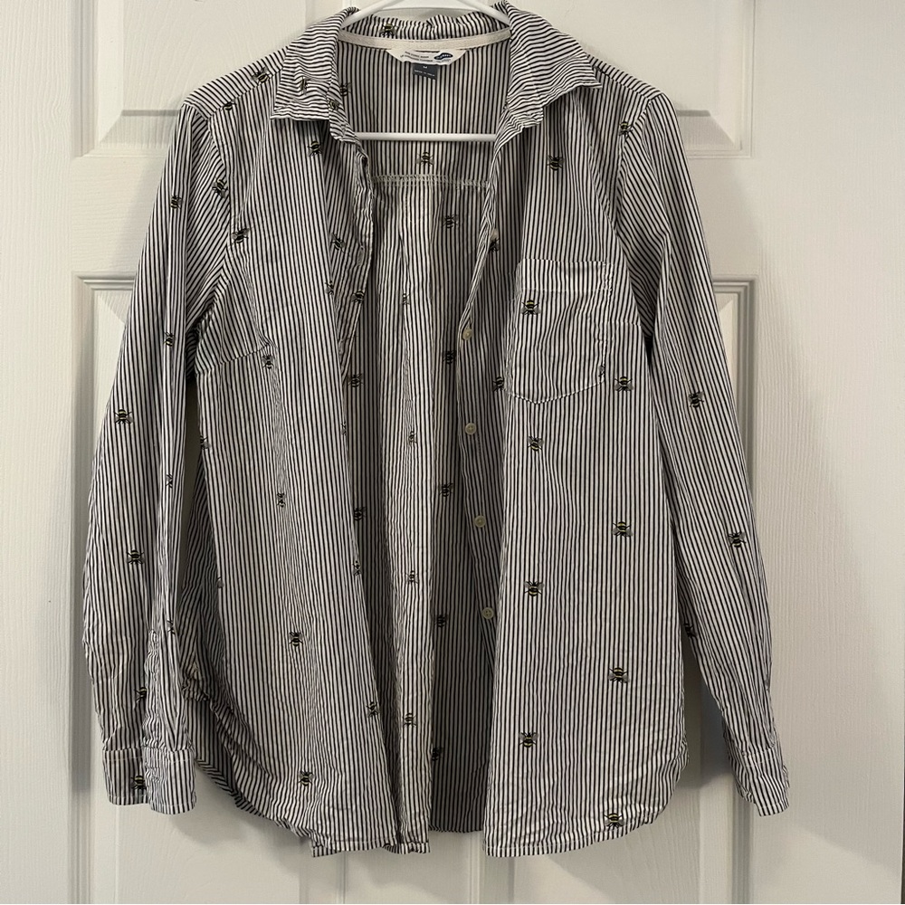 Striped button up with bee pattern
